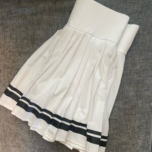 🎾Sincerely Jules White Skater Mini Skirt/tennis skirt, built in shorts.